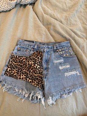 Levi’s 550 Custom Leopard Stud Shorts - Light Blue